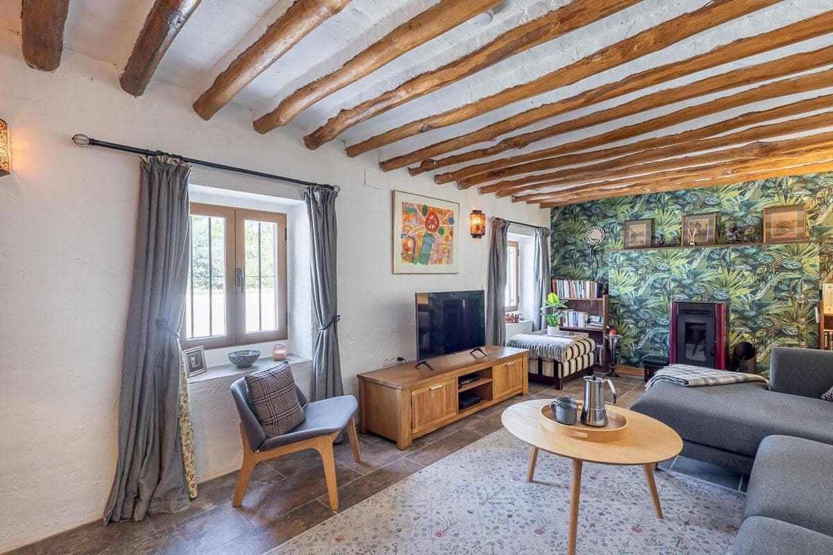 4 soveværelse Villa til salg i Loja med swimmingpool - € 268.000 (Ref: 9215088)