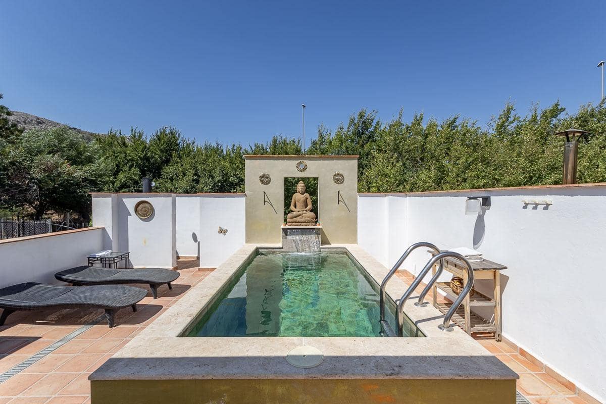 4 soveværelse Villa til salg i Loja med swimmingpool - € 268.000 (Ref: 9215088)