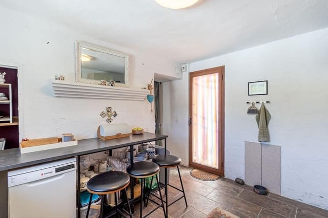 4 soveværelse Villa til salg i Loja med swimmingpool - € 268.000 (Ref: 9215088)