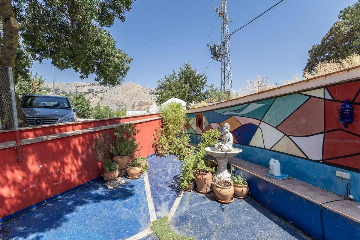 4 soveværelse Villa til salg i Loja med swimmingpool - € 268.000 (Ref: 9215088)