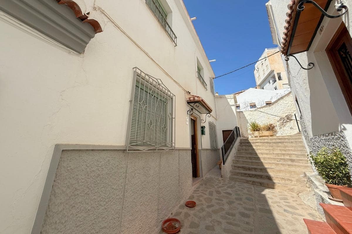 7 soveværelse Villa til salg i Salobrena med garage - € 289.000 (Ref: 9246490)