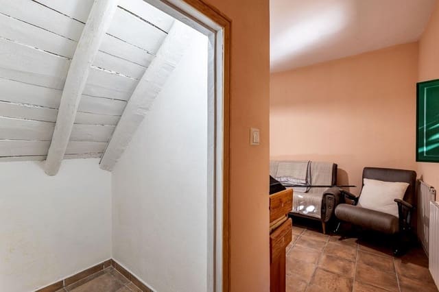 4 soveværelse Villa til salg i Arenas del Rey med garage - € 155.000 (Ref: 9264294)