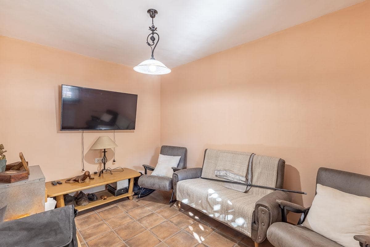 4 bedroom Villa for sale in Arenas del Rey with garage - € 155,000 (Ref: 9264294)