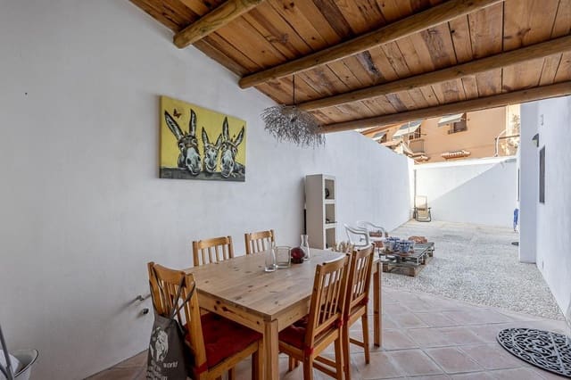 4 soveværelse Villa til salg i Arenas del Rey med garage - € 155.000 (Ref: 9264294)