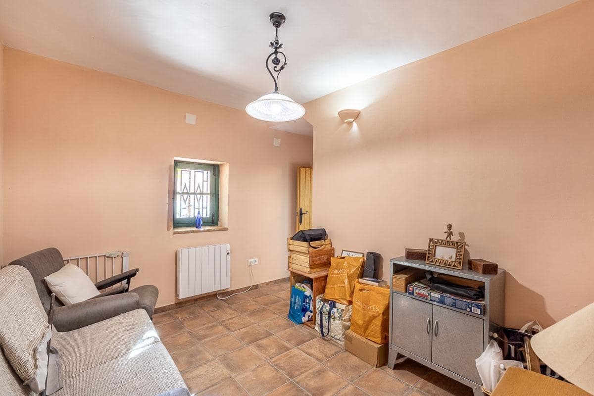 4 bedroom Villa for sale in Arenas del Rey with garage - € 155,000 (Ref: 9264294)