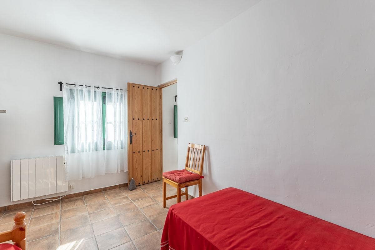 4 bedroom Villa for sale in Arenas del Rey with garage - € 155,000 (Ref: 9264294)