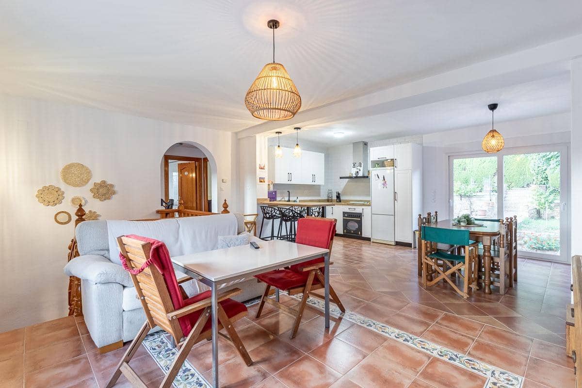 5 soveværelse Villa til salg i Padul med swimmingpool garage - € 275.000 (Ref: 9282052)