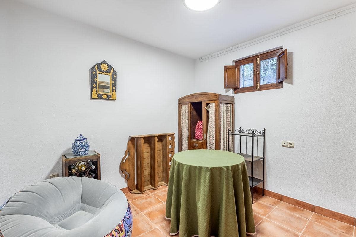 5 soveværelse Villa til salg i Padul med swimmingpool garage - € 275.000 (Ref: 9282052)