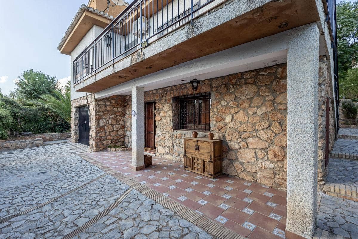 5 soveværelse Villa til salg i Padul med swimmingpool garage - € 275.000 (Ref: 9282052)