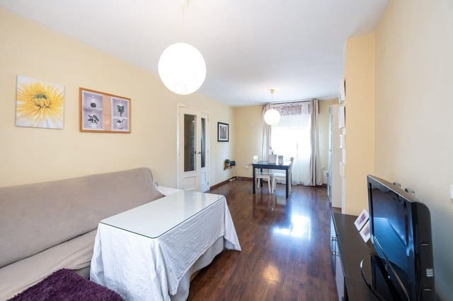 3 slaapkamer Rijtjeshuis te koop in Huétor Vega met garage - € 195.000 (Ref: 9347026)