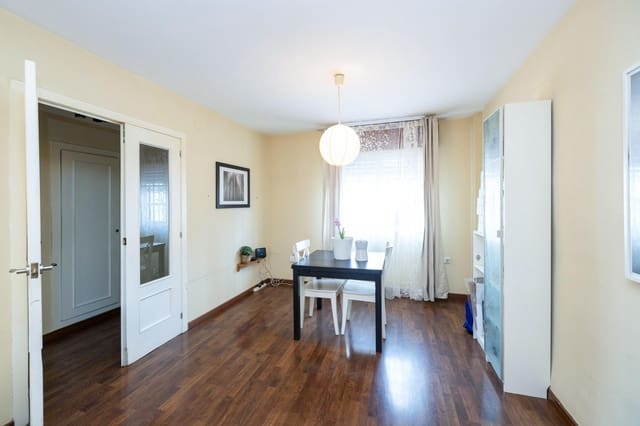 3 slaapkamer Rijtjeshuis te koop in Huétor Vega met garage - € 195.000 (Ref: 9347026)