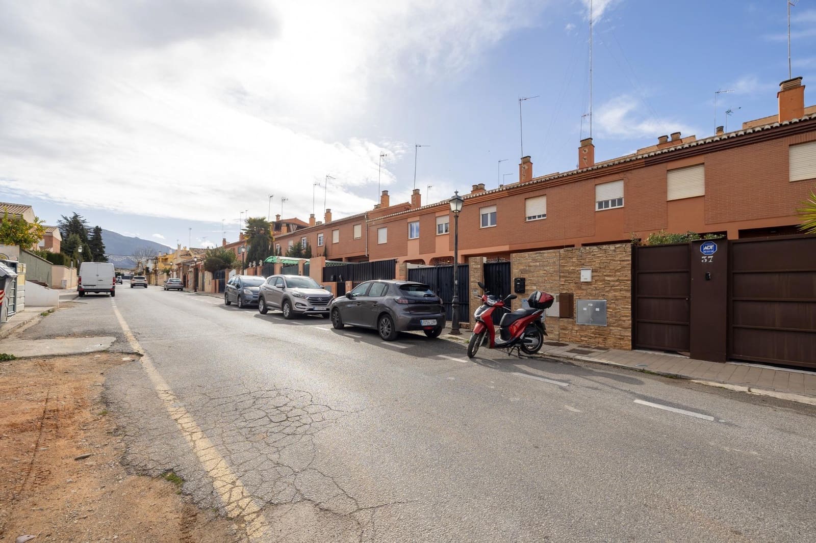 3 slaapkamer Rijtjeshuis te koop in Huetor Vega met garage - € 195.000 (Ref: 9347026)