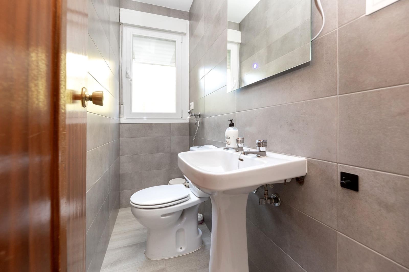 4 soveværelse Villa til salg i Dilar med swimmingpool garage - € 349.900 (Ref: 9349145)