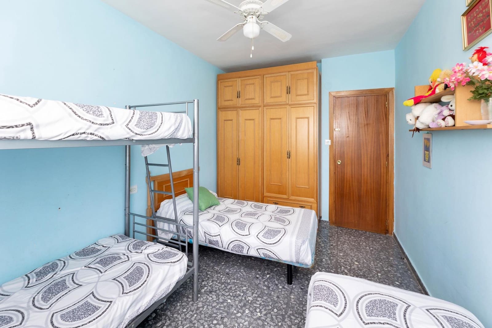 4 soveværelse Villa til salg i Dilar med swimmingpool garage - € 349.900 (Ref: 9349145)