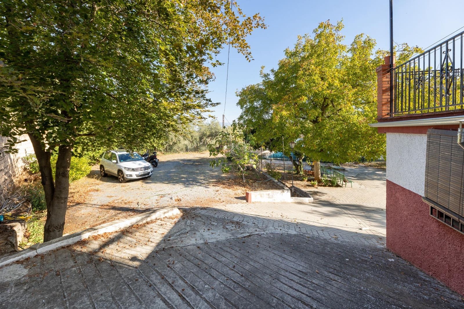 4 soveværelse Villa til salg i Dilar med swimmingpool garage - € 349.900 (Ref: 9349145)