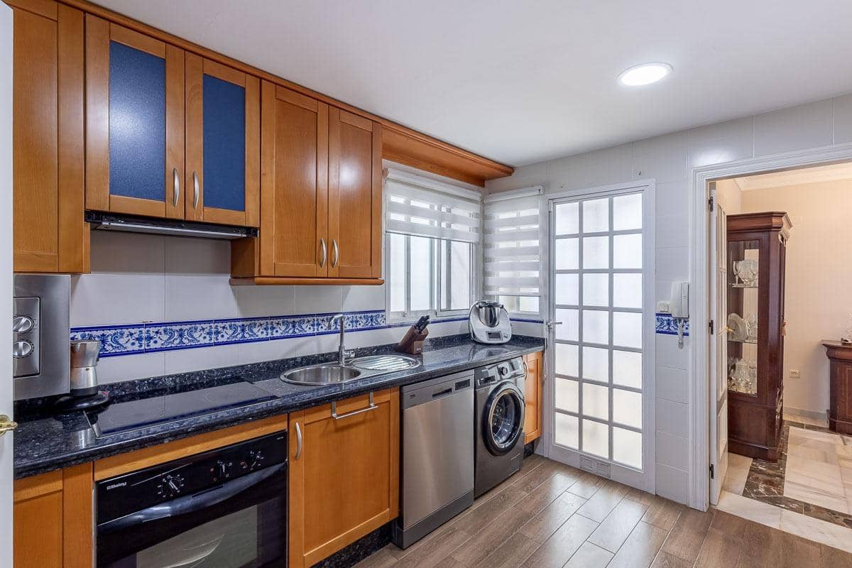 3 soverom Rekkehus til salgs i Motril med garasje - € 460 000 (Ref: 9371874)