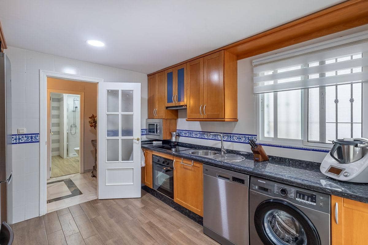 3 soverom Rekkehus til salgs i Motril med garasje - € 460 000 (Ref: 9371874)