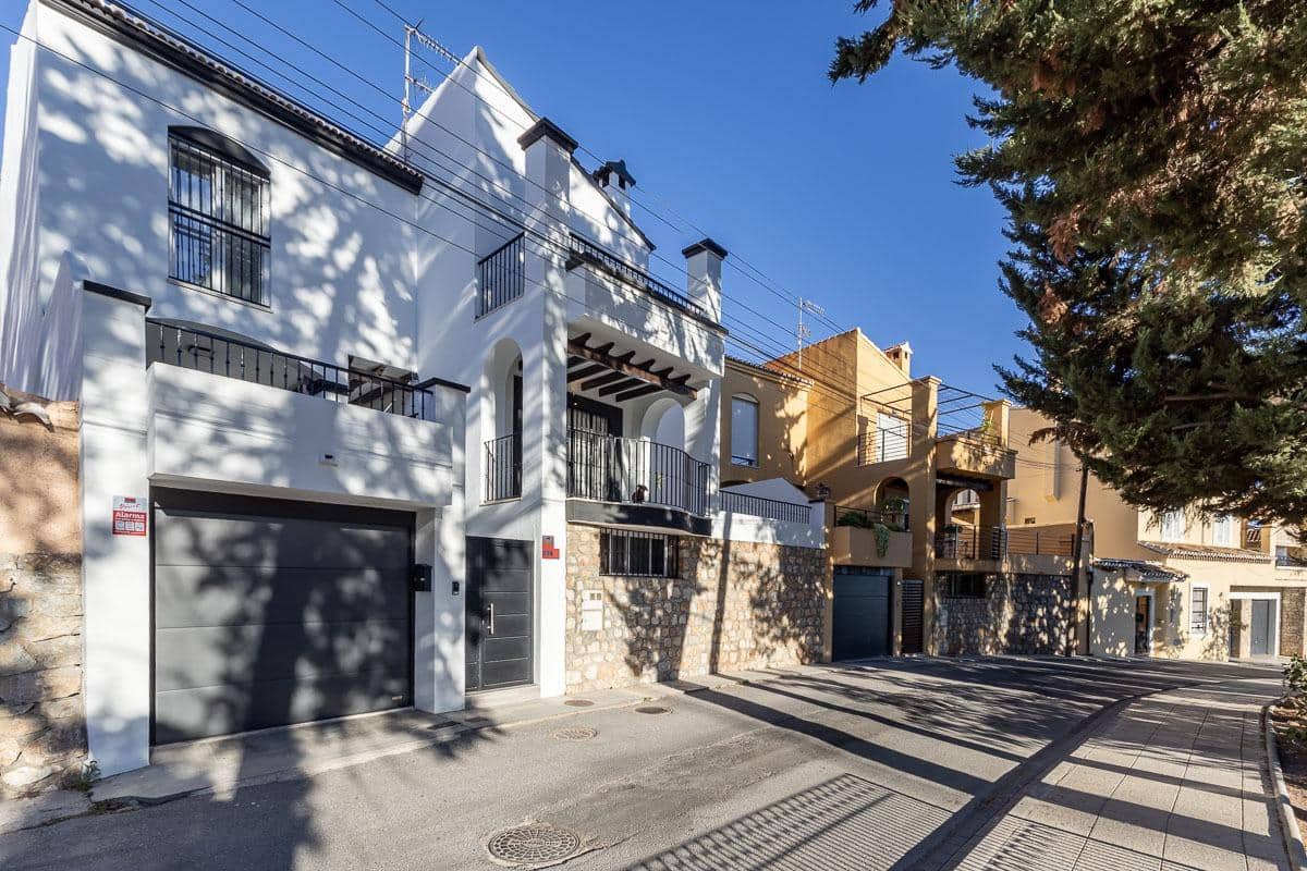 3 soverom Rekkehus til salgs i Motril med garasje - € 460 000 (Ref: 9371874)