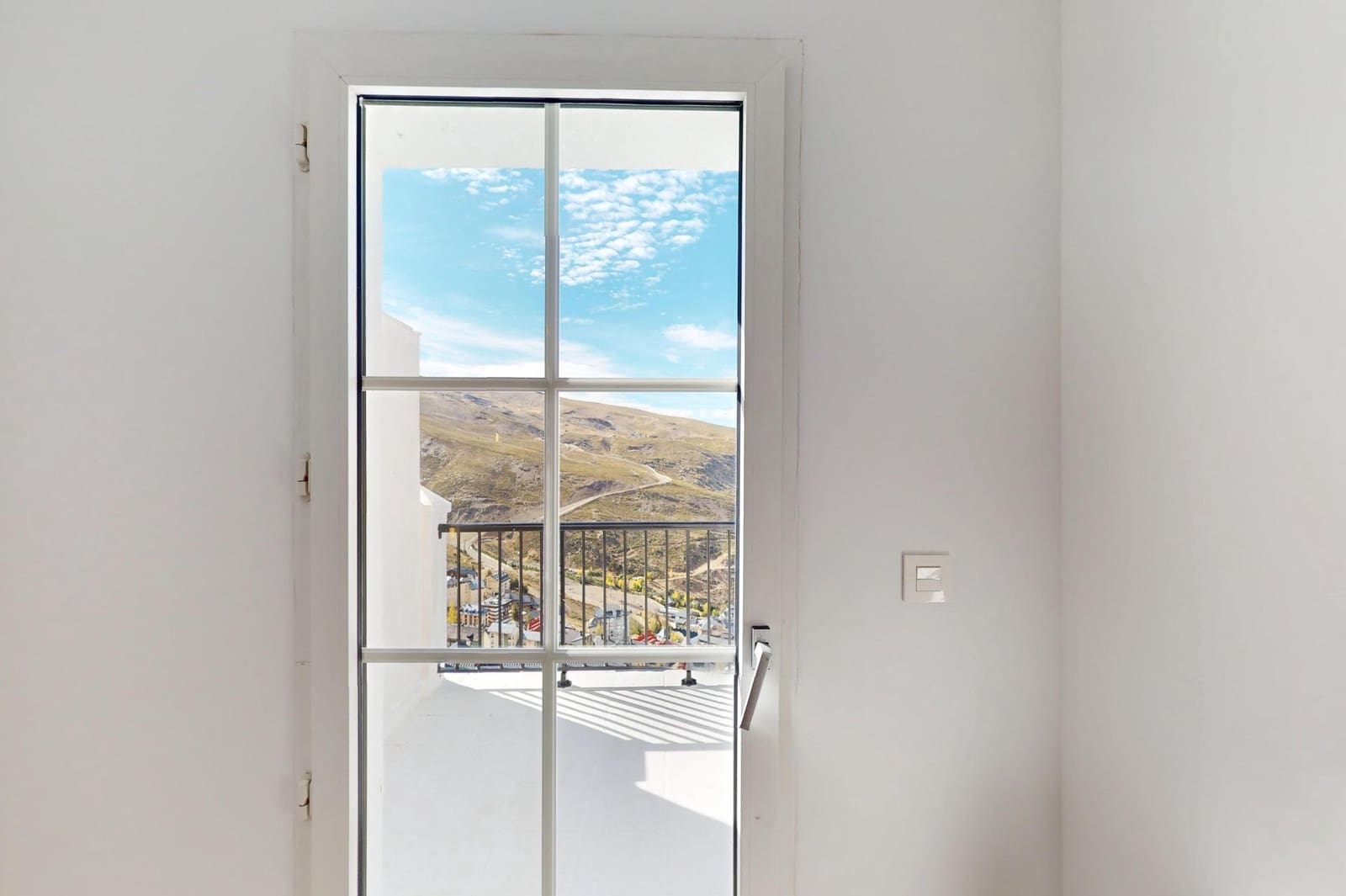 5 makuuhuone Rivitalo myytävänä paikassa Sierra Nevada - 630 000 € (Ref: 9371875)