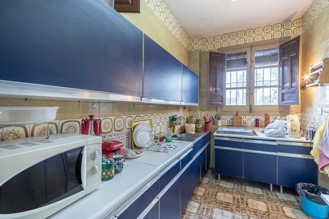 6 soveværelse Finca/Landehus til salg i Monachil med swimmingpool garage - € 500.000 (Ref: 9375041)