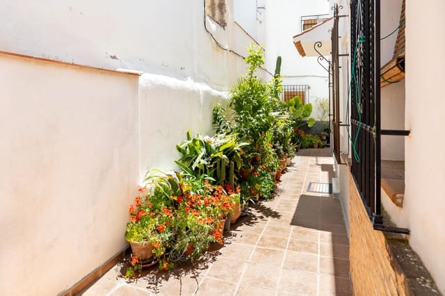 3 bedroom Villa for sale in Granada city - € 372,000 (Ref: 9382471)