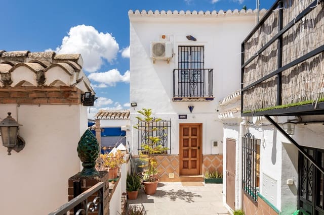 3 bedroom Villa for sale in Granada city - € 372,000 (Ref: 9382471)