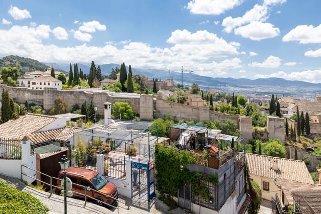 3 bedroom Villa for sale in Granada city - € 372,000 (Ref: 9382471)