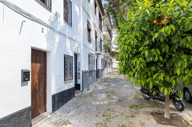 3 bedroom Villa for sale in Granada city - € 372,000 (Ref: 9382471)