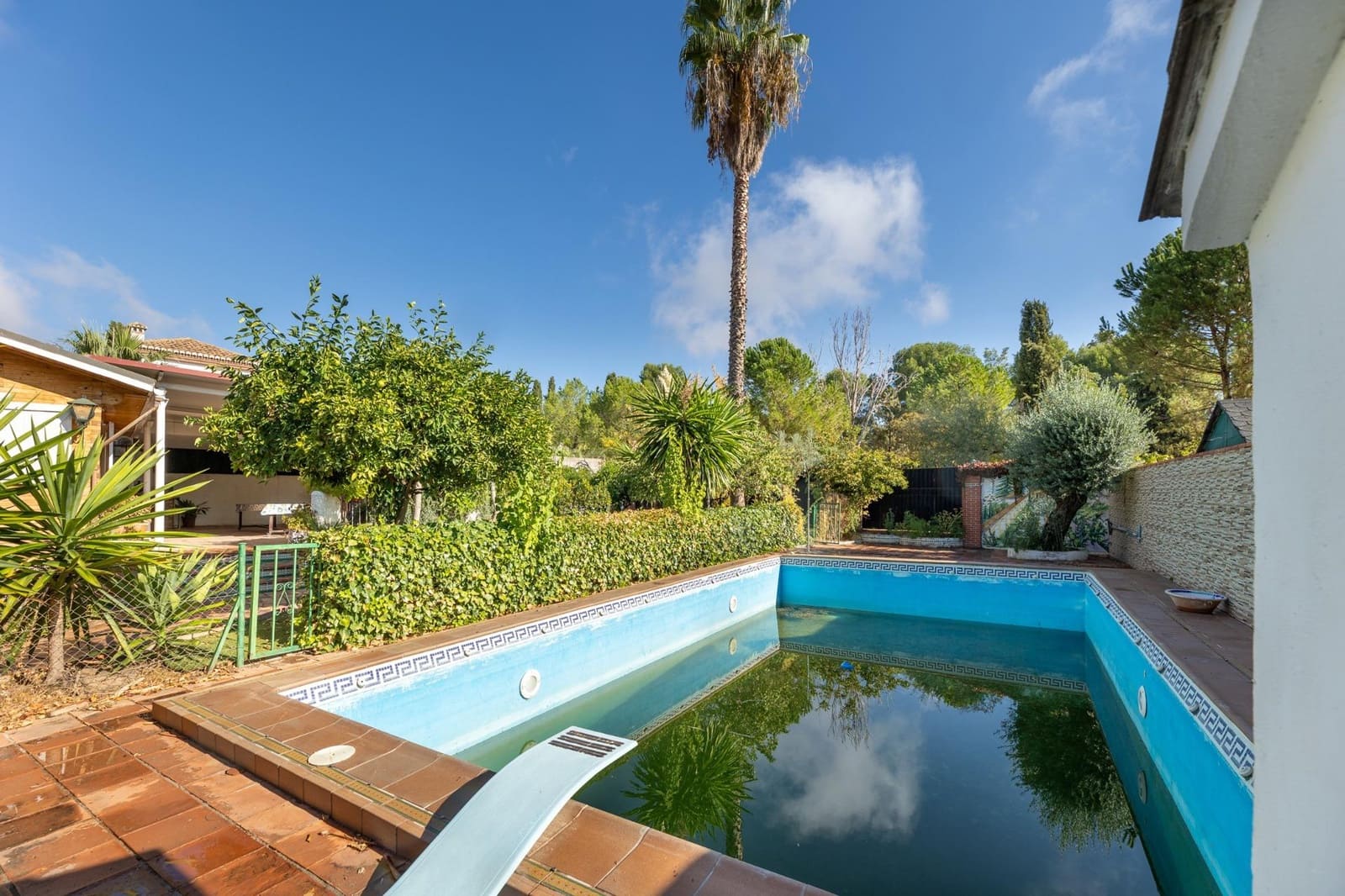 5 bedroom Villa for sale in Albolote with pool garage - € 315,000 (Ref: 9385225)