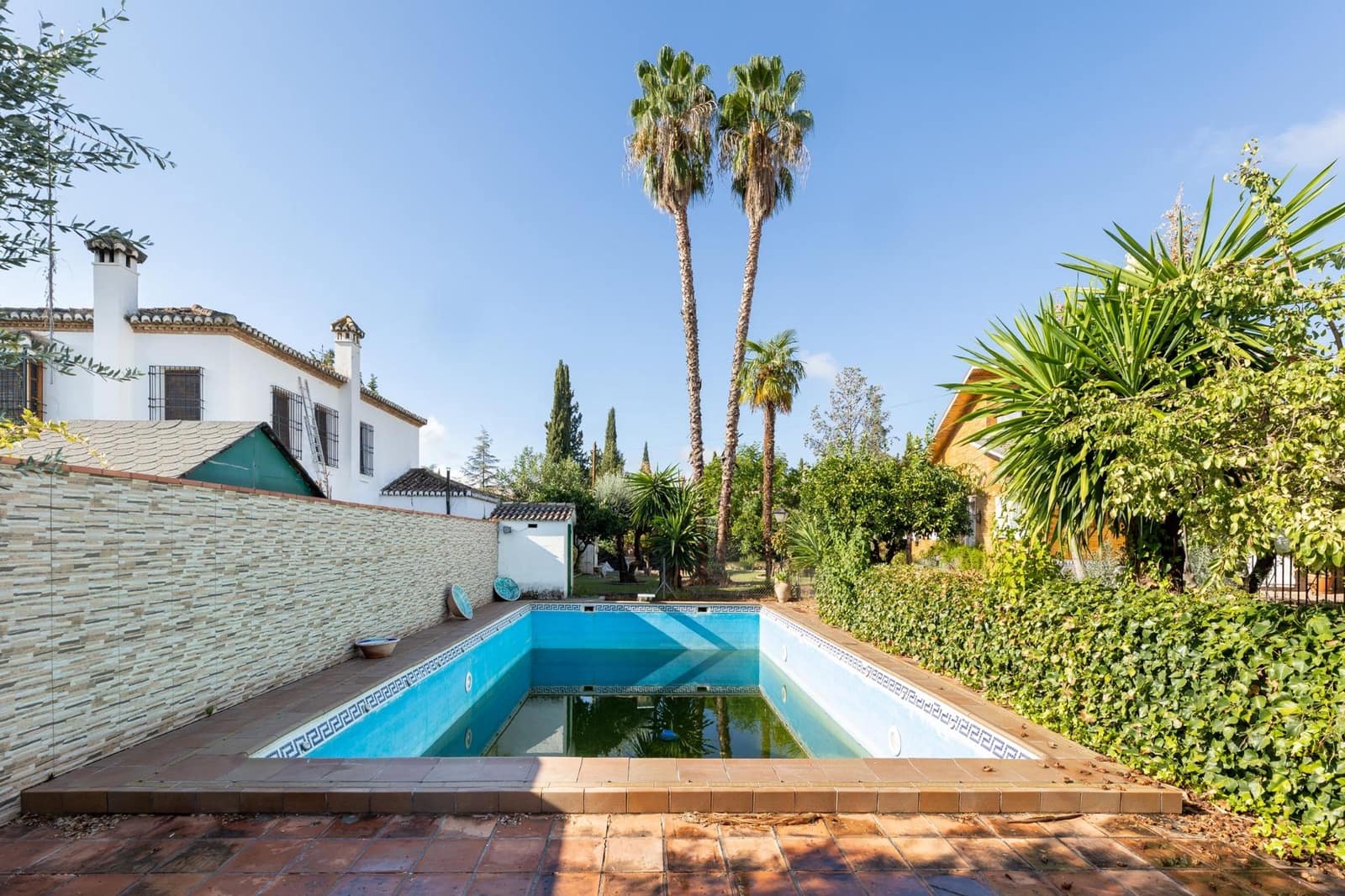 5 bedroom Villa for sale in Albolote with pool garage - € 315,000 (Ref: 9385225)