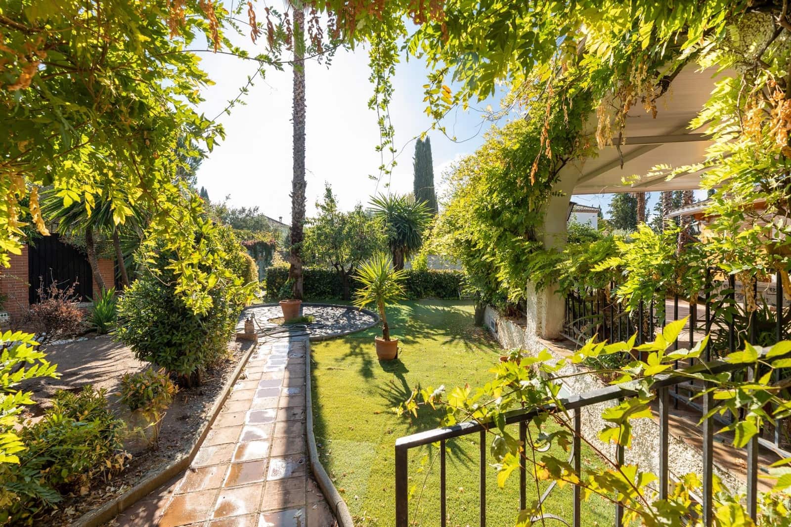 5 bedroom Villa for sale in Albolote with pool garage - € 315,000 (Ref: 9385225)