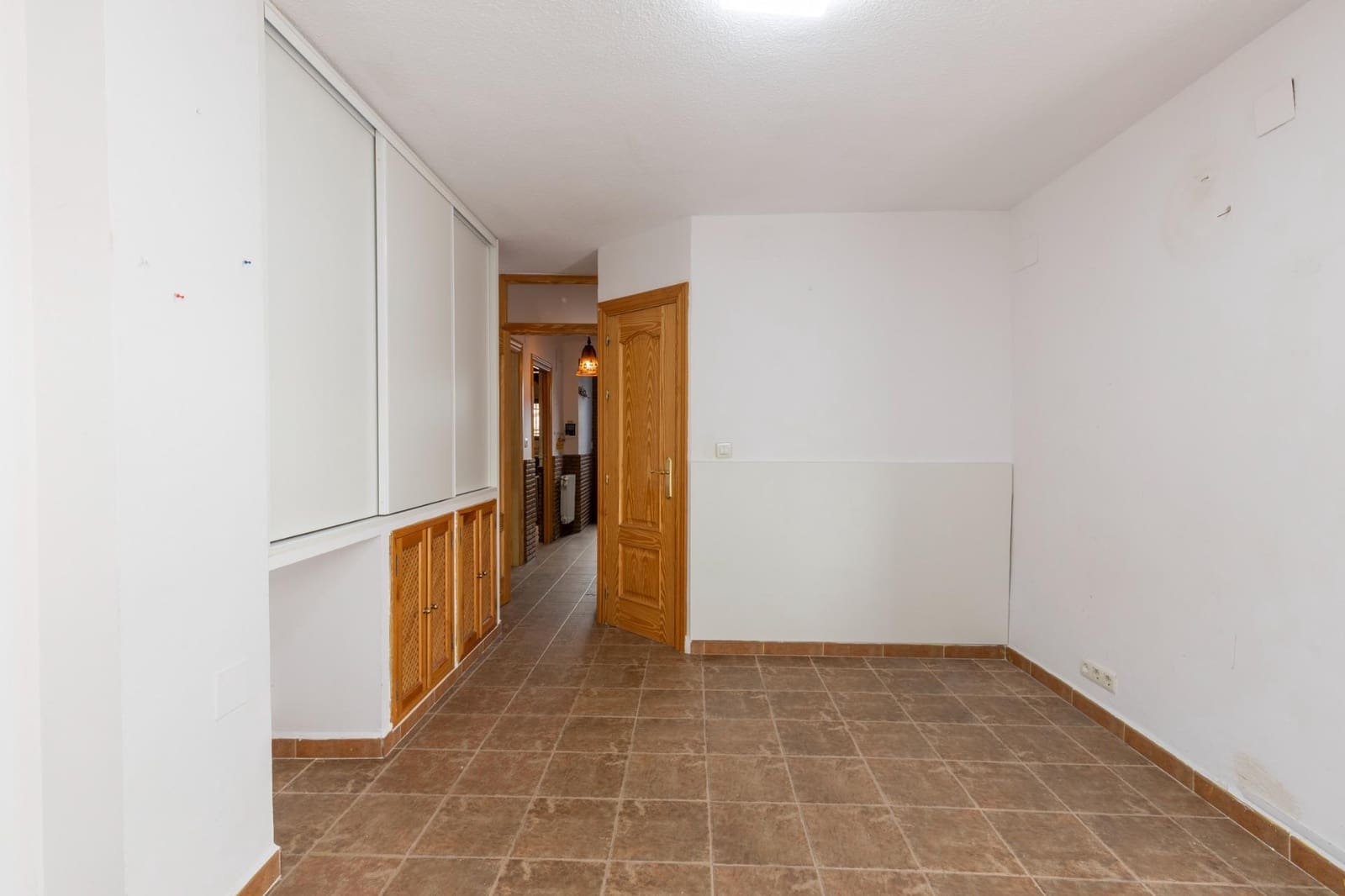 7 soverom Rekkehus til salgs i Granada by med garasje - € 470 000 (Ref: 9385226)