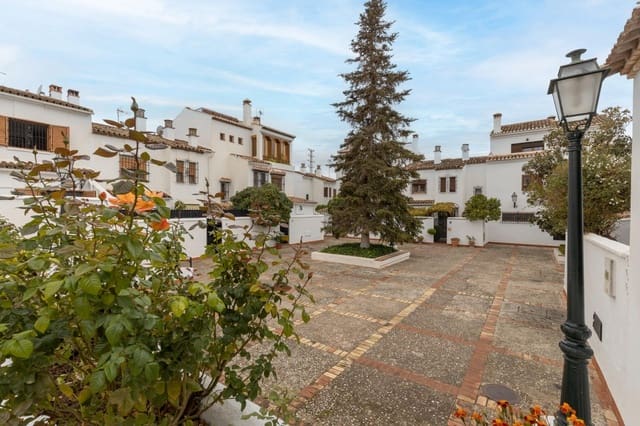 7 soveværelse Rækkehus til salg i Granada by med garage - € 470.000 (Ref: 9385226)
