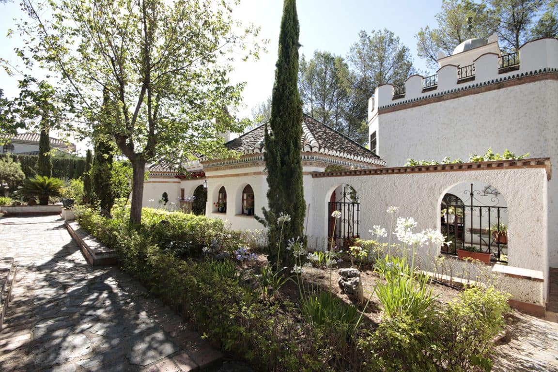 5 soverom Villa til salgs i Albolote med svømmebasseng garasje - € 550 000 (Ref: 9385230)