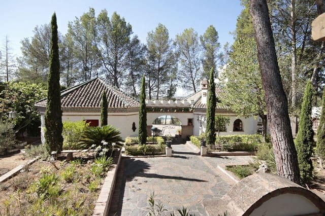 5 soverom Villa til salgs i Albolote med svømmebasseng garasje - € 550 000 (Ref: 9385230)