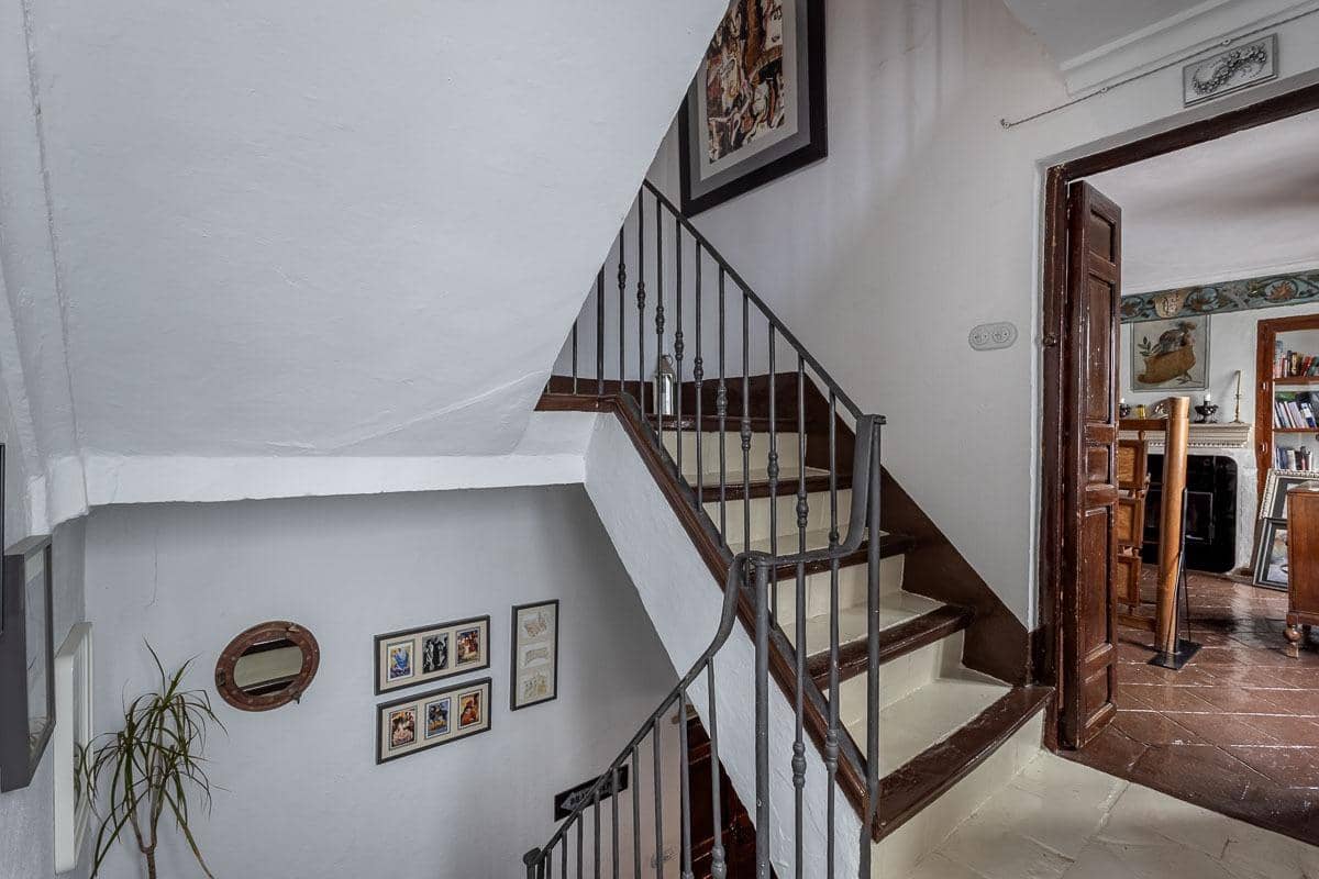 5 bedroom Villa for sale in Alhama de Granada - € 399,000 (Ref: 9385231)