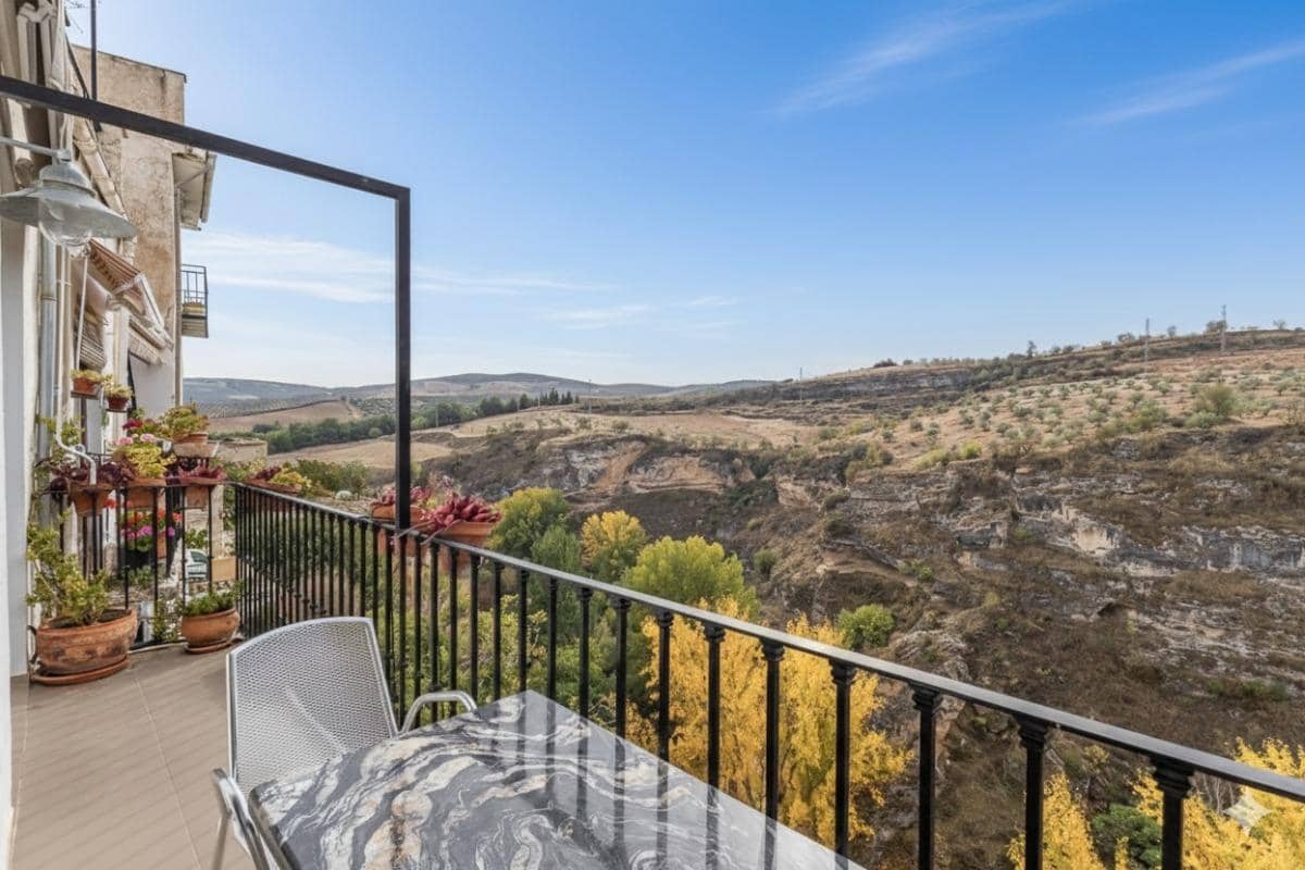 5 bedroom Villa for sale in Alhama de Granada - € 399,000 (Ref: 9385231)