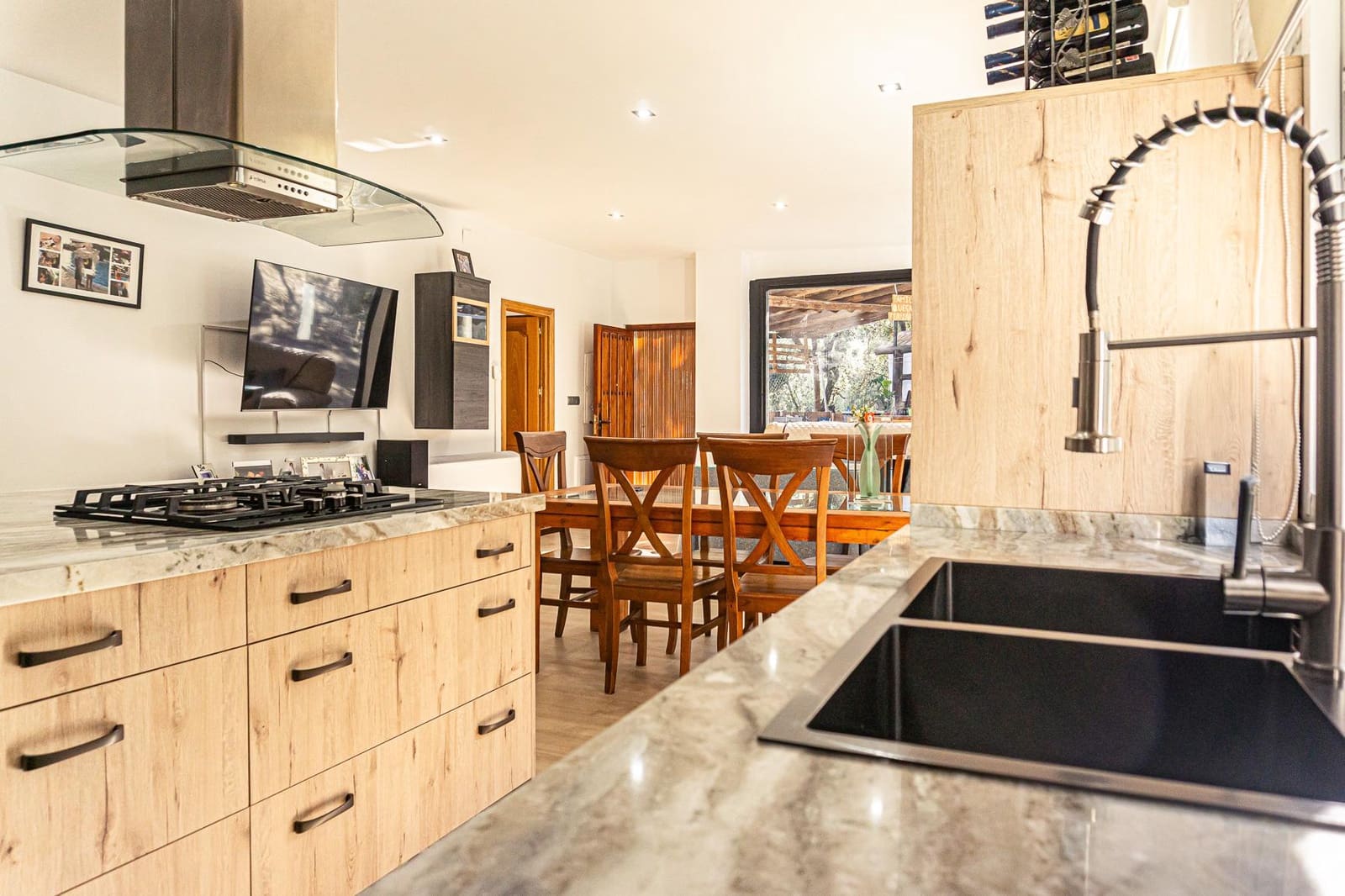 4 slaapkamer Finca/Landhuis te koop in Castillo de Locubin met zwembad - € 200.000 (Ref: 9393274)