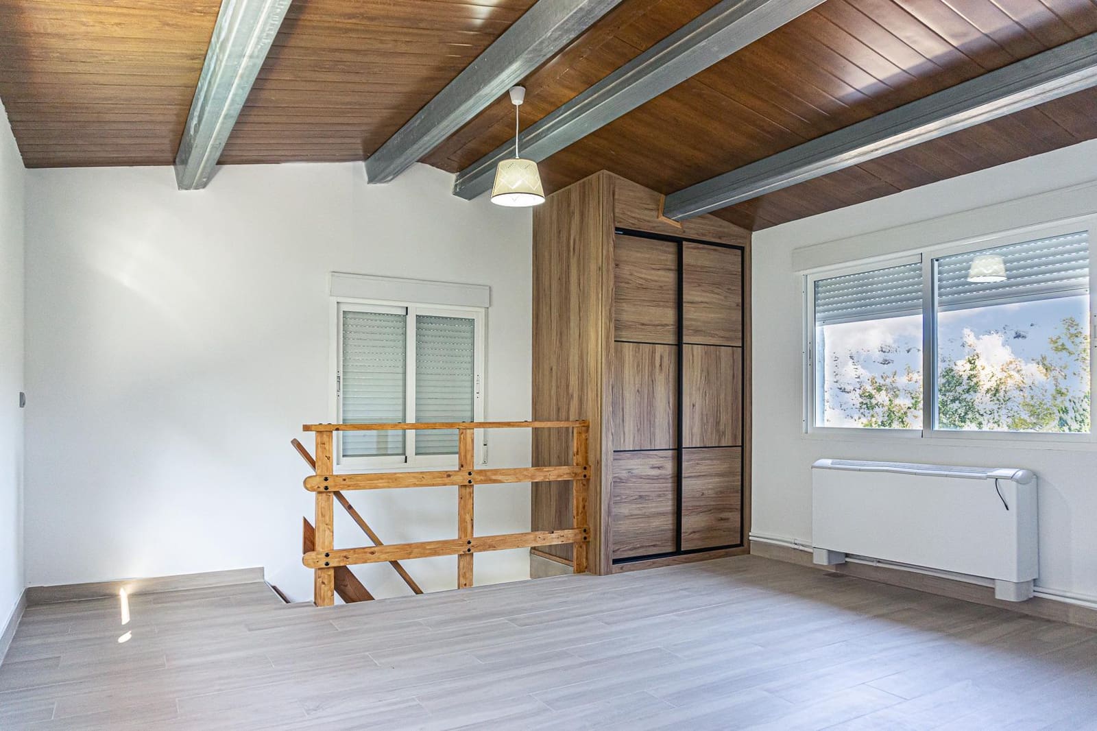 4 slaapkamer Finca/Landhuis te koop in Castillo de Locubin met zwembad - € 200.000 (Ref: 9393274)