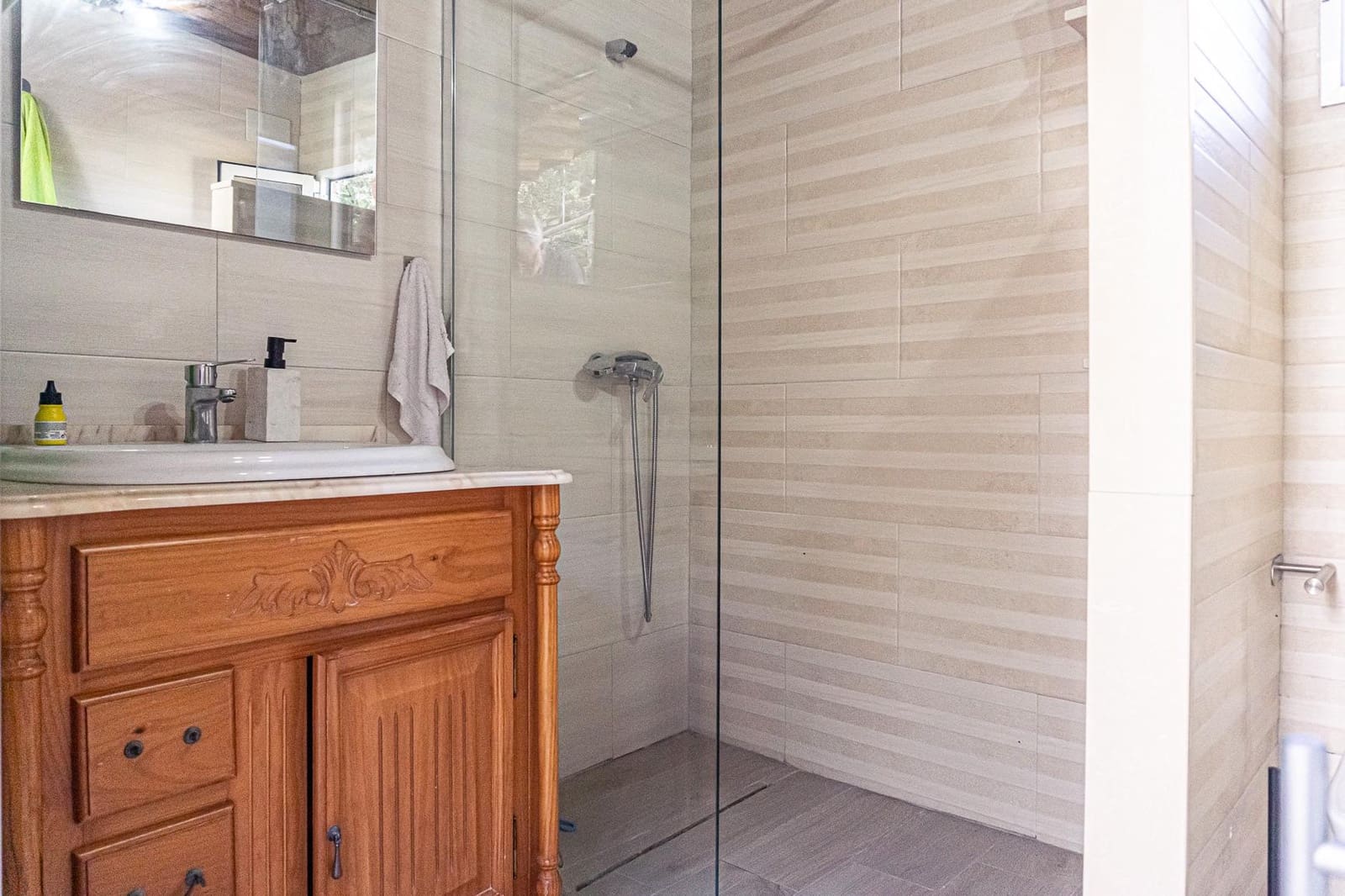 4 slaapkamer Finca/Landhuis te koop in Castillo de Locubin met zwembad - € 200.000 (Ref: 9393274)