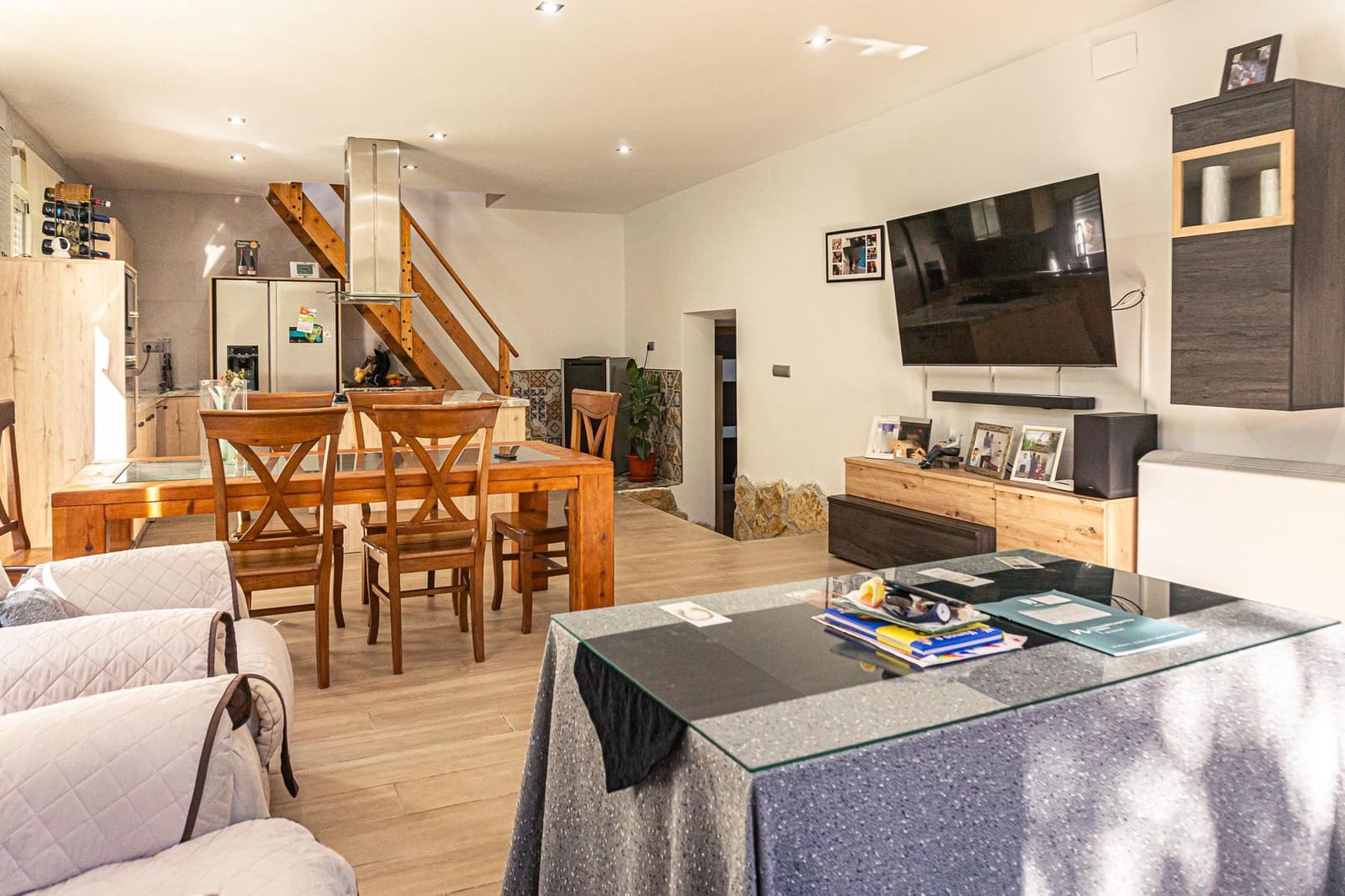 4 slaapkamer Finca/Landhuis te koop in Castillo de Locubin met zwembad - € 200.000 (Ref: 9393274)