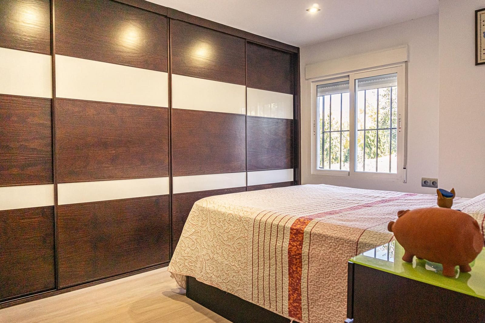 4 slaapkamer Finca/Landhuis te koop in Castillo de Locubin met zwembad - € 200.000 (Ref: 9393274)