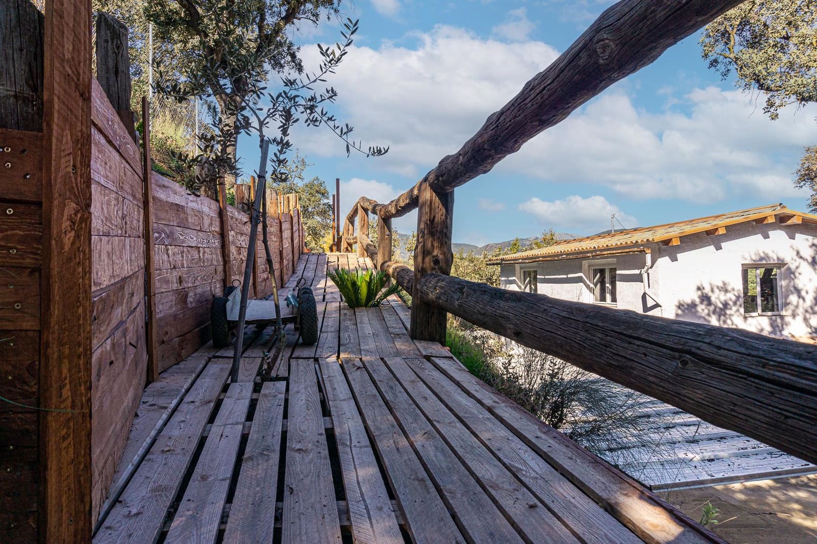 4 slaapkamer Finca/Landhuis te koop in Castillo de Locubin met zwembad - € 200.000 (Ref: 9393274)