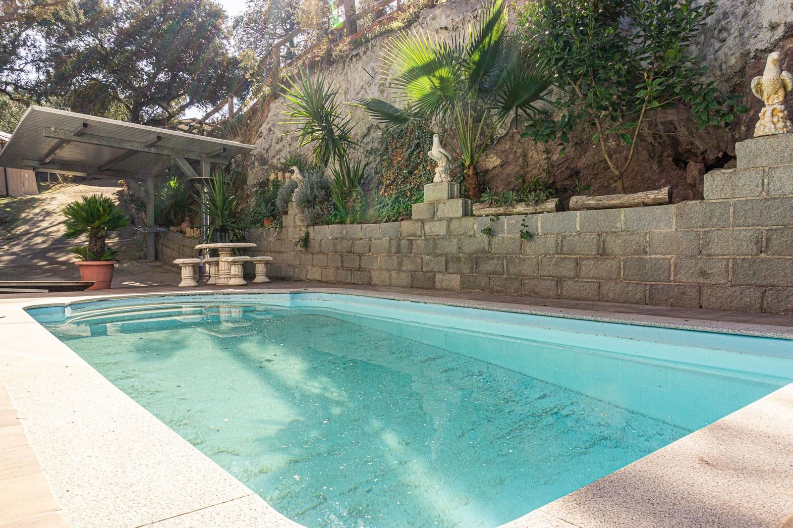 4 slaapkamer Finca/Landhuis te koop in Castillo de Locubin met zwembad - € 200.000 (Ref: 9393274)