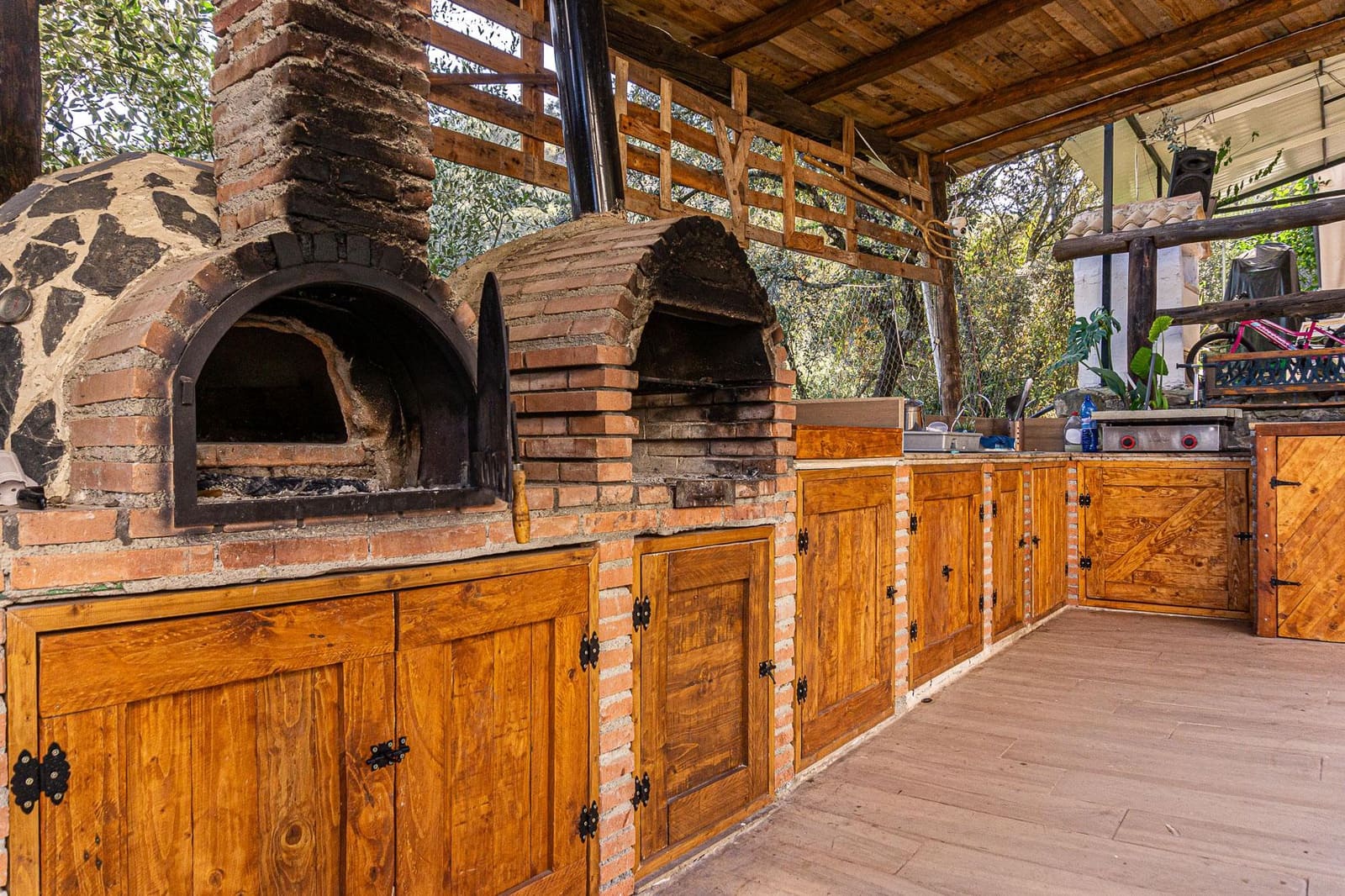 4 slaapkamer Finca/Landhuis te koop in Castillo de Locubin met zwembad - € 200.000 (Ref: 9393274)