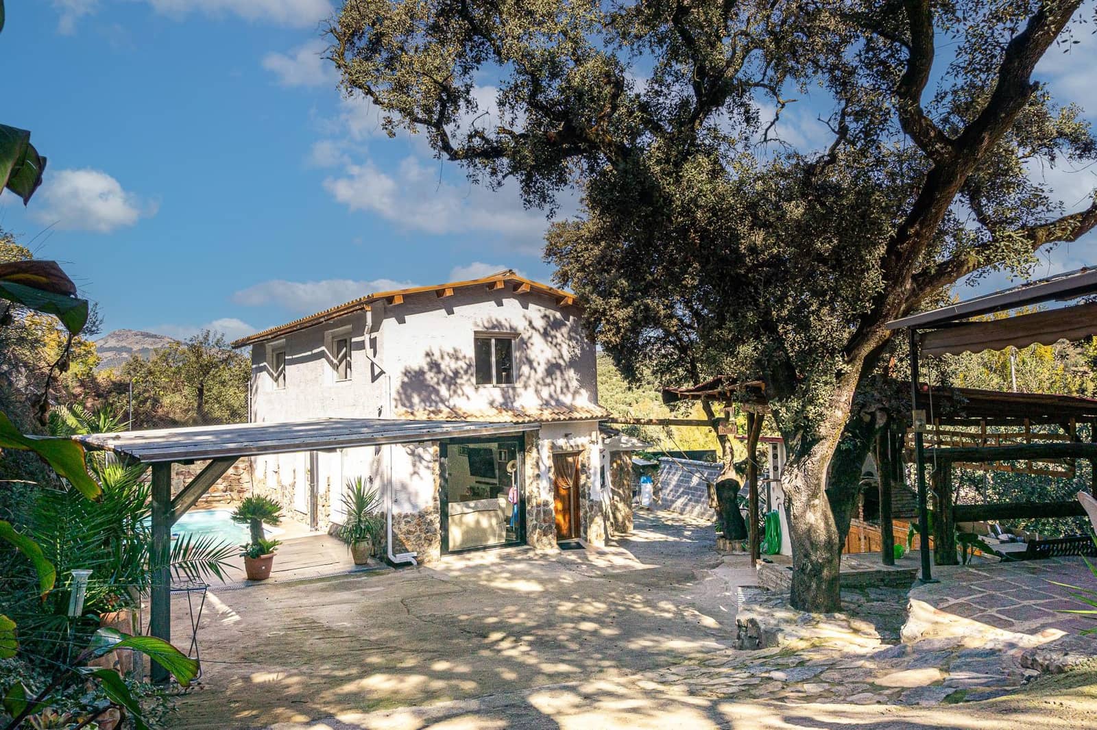 4 slaapkamer Finca/Landhuis te koop in Castillo de Locubin met zwembad - € 200.000 (Ref: 9393274)