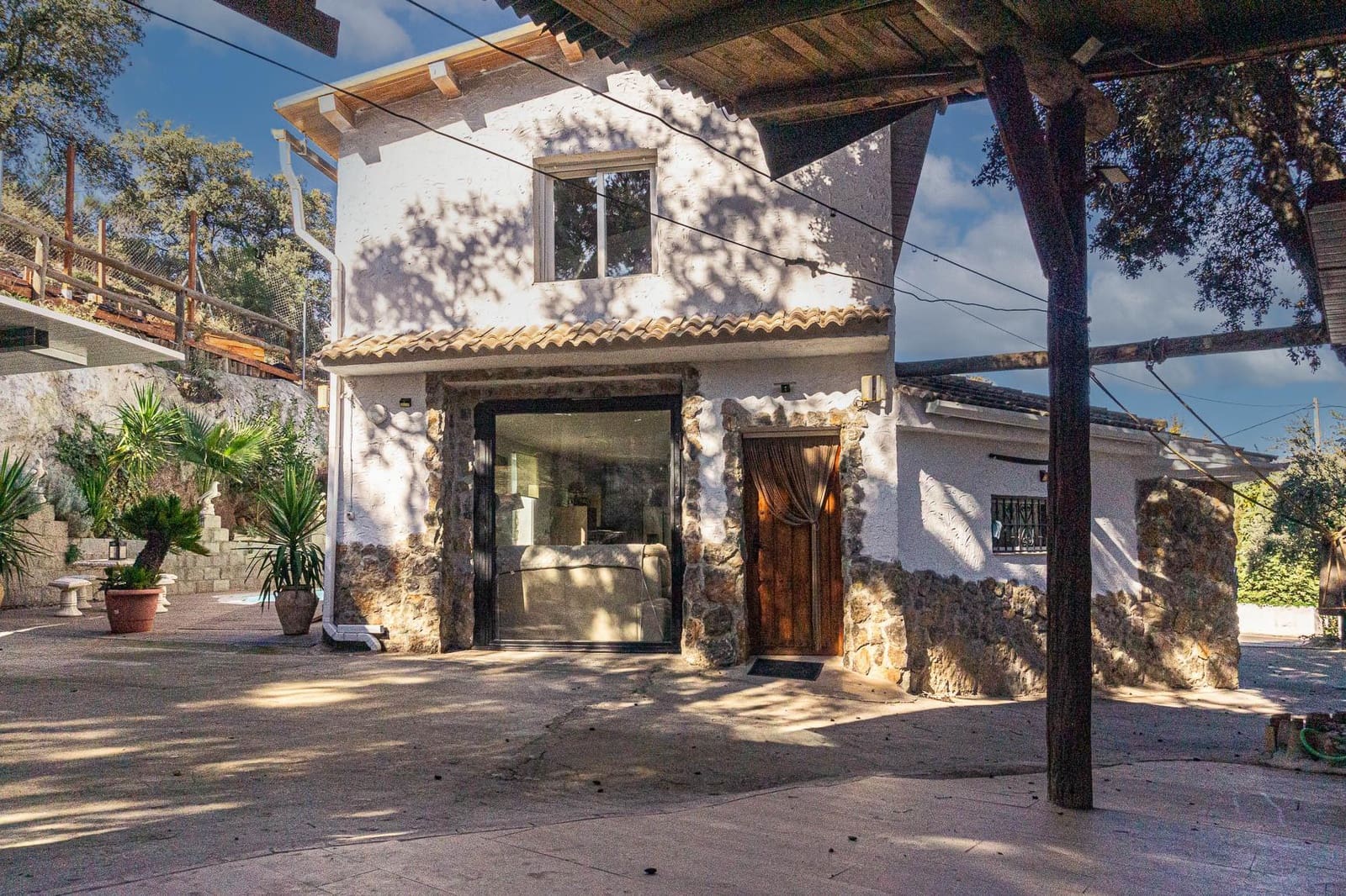 4 slaapkamer Finca/Landhuis te koop in Castillo de Locubin met zwembad - € 200.000 (Ref: 9393274)