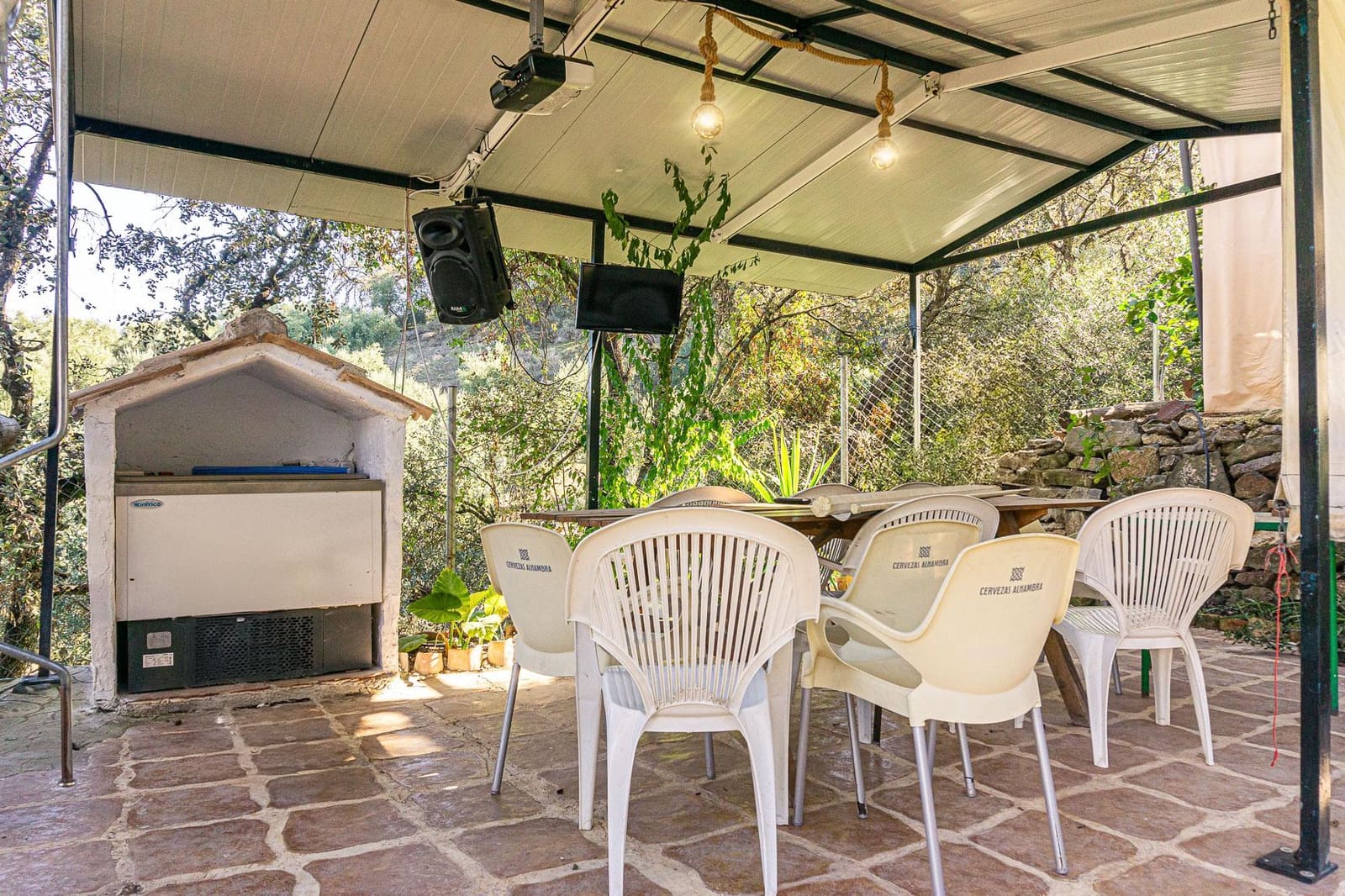 4 slaapkamer Finca/Landhuis te koop in Castillo de Locubin met zwembad - € 200.000 (Ref: 9393274)