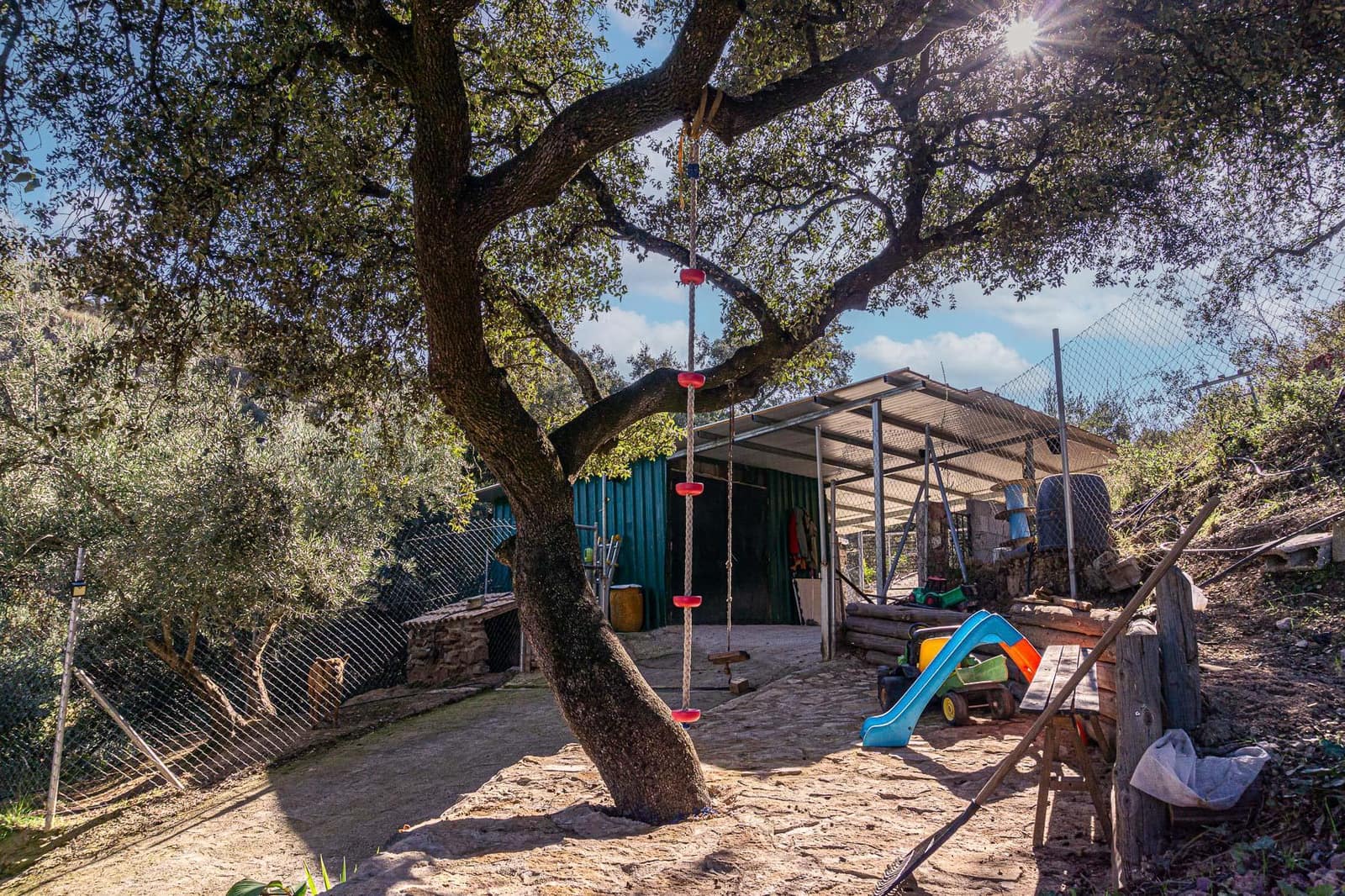 4 slaapkamer Finca/Landhuis te koop in Castillo de Locubin met zwembad - € 200.000 (Ref: 9393274)