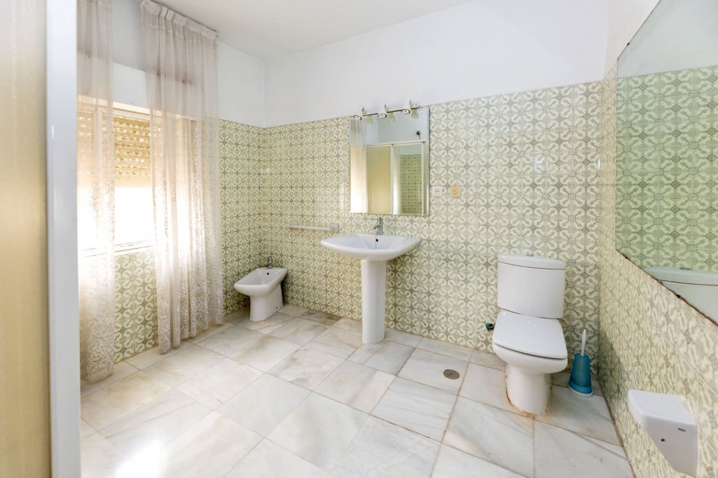 4 soverom Villa til salgs i Granada by med svømmebasseng garasje - € 790 000 (Ref: 9403021)